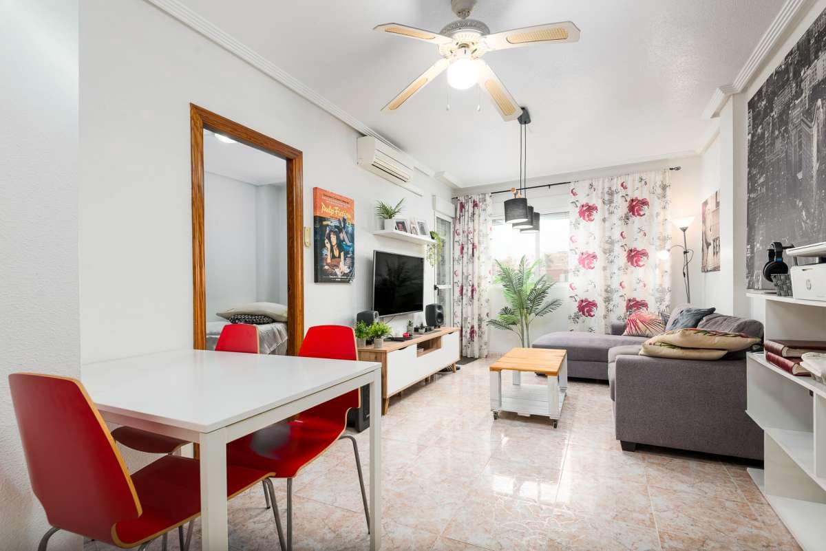 2 Zimmer Apartment zu verkaufen in Torrevieja mit Pool - 129.000 € (Ref: 10048133)
