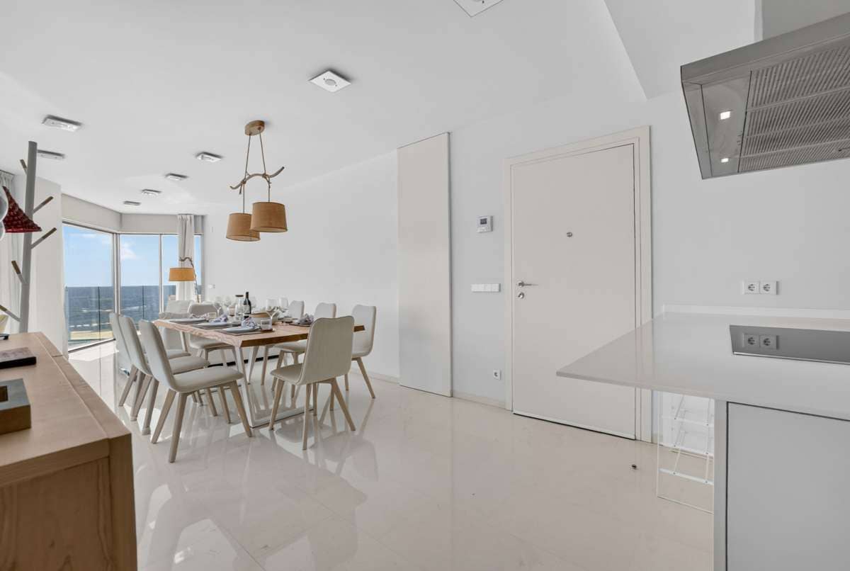 4 Zimmer Apartment zu verkaufen in Torrevieja - 1.265.000 € (Ref: 10048134)