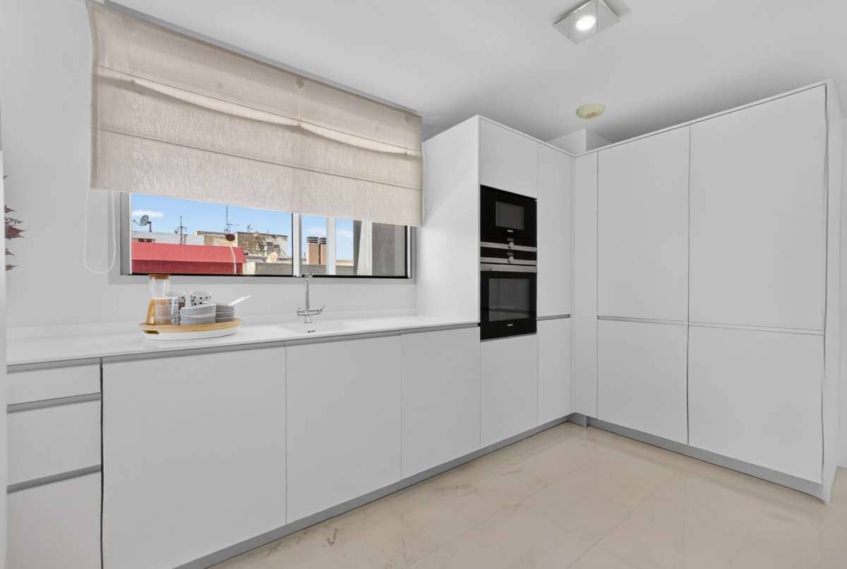 4 Zimmer Apartment zu verkaufen in Torrevieja - 1.265.000 € (Ref: 10048134)