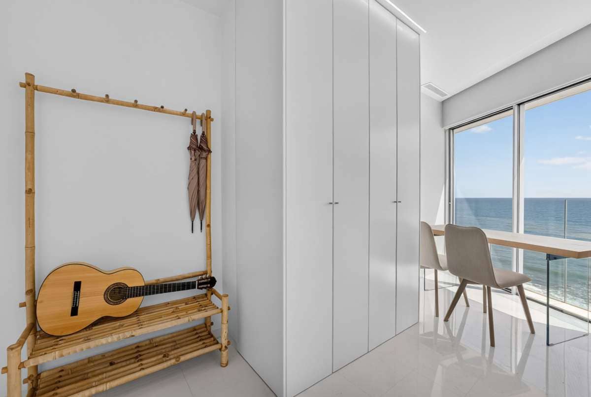 4 Zimmer Apartment zu verkaufen in Torrevieja - 1.265.000 € (Ref: 10048134)