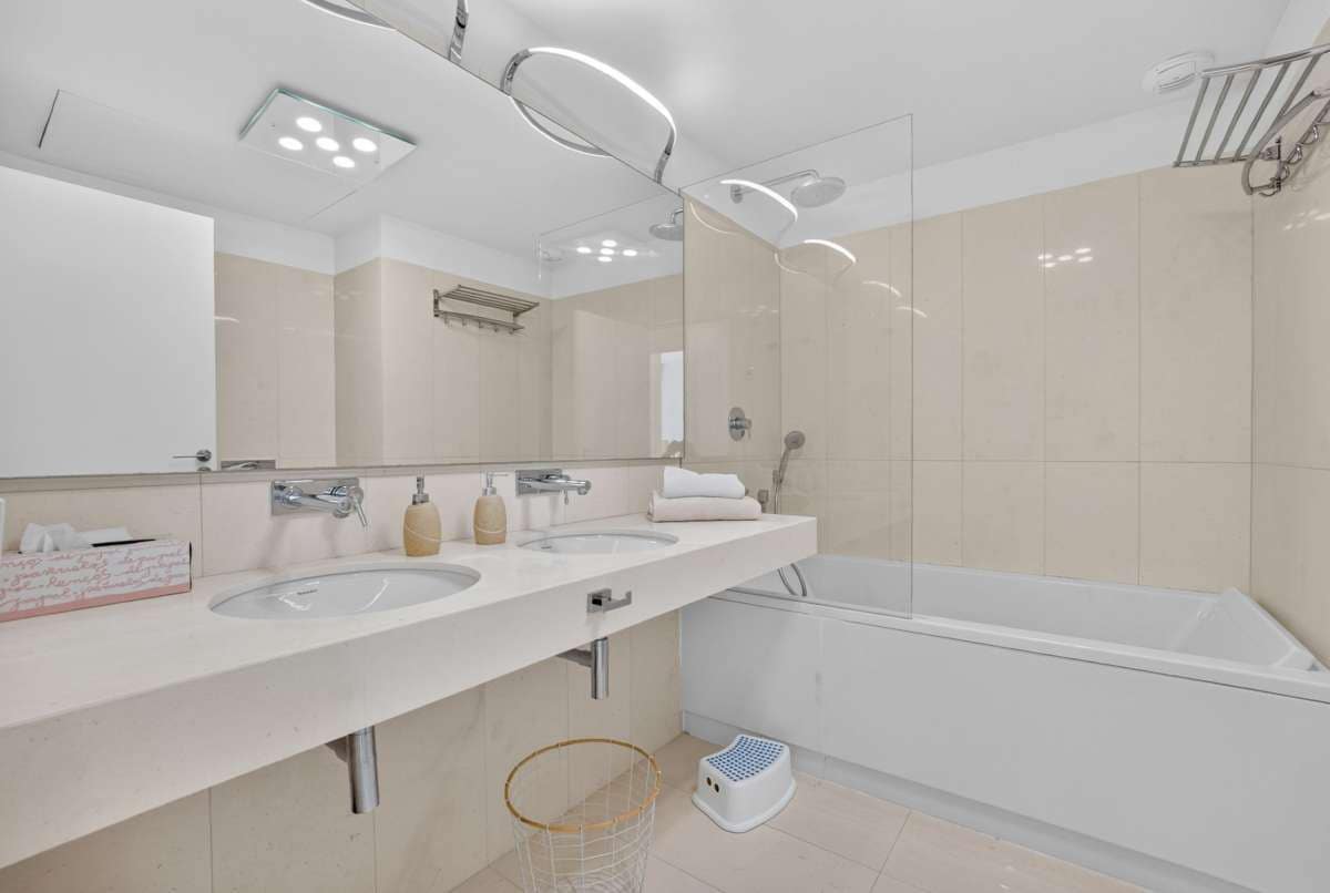 4 Zimmer Apartment zu verkaufen in Torrevieja - 1.265.000 € (Ref: 10048134)
