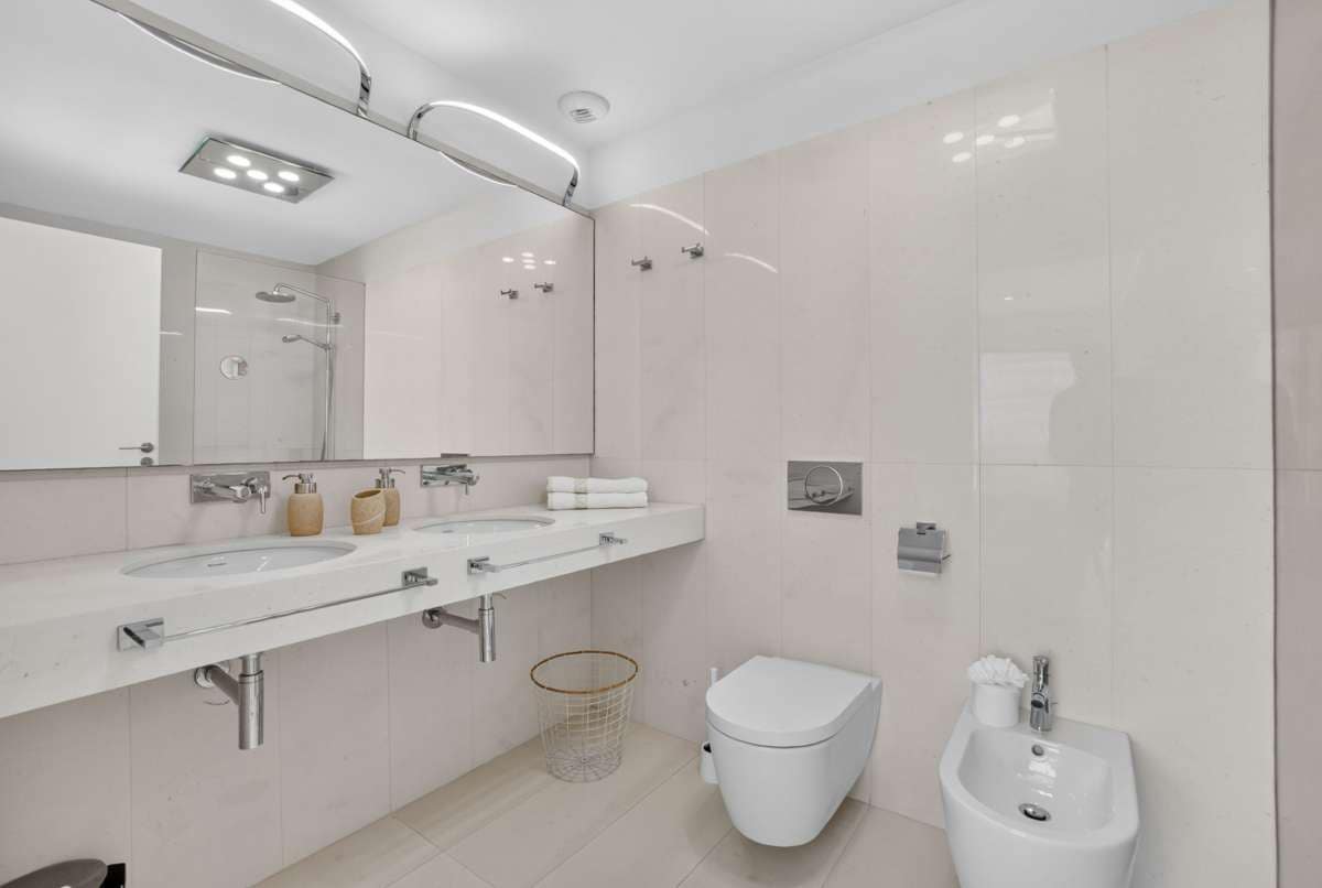 4 Zimmer Apartment zu verkaufen in Torrevieja - 1.265.000 € (Ref: 10048134)