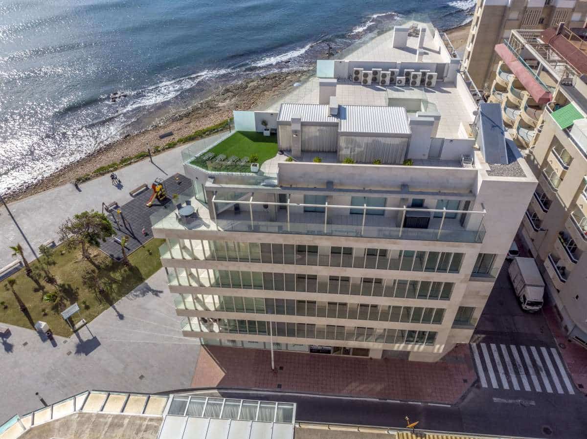 4 Zimmer Apartment zu verkaufen in Torrevieja - 1.265.000 € (Ref: 10048134)