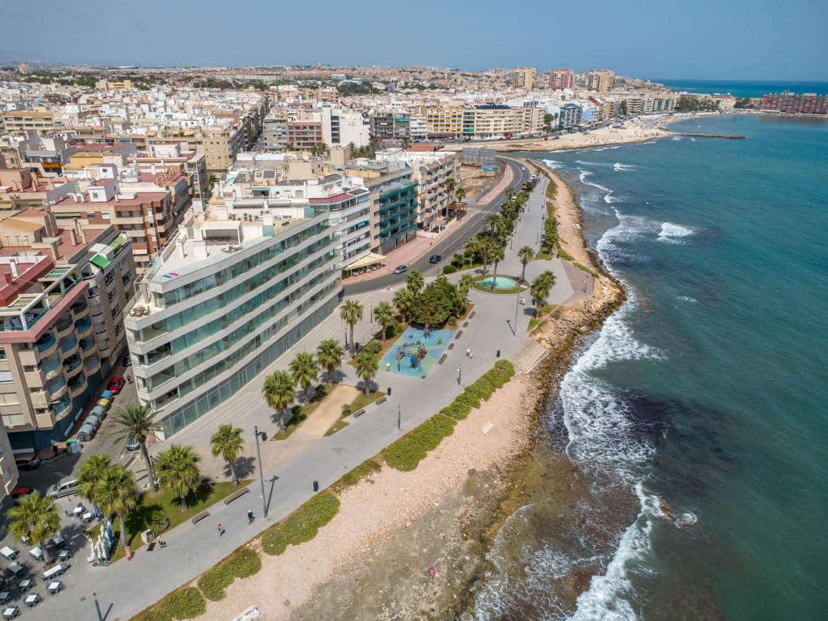 4 Zimmer Apartment zu verkaufen in Torrevieja - 1.265.000 € (Ref: 10048134)