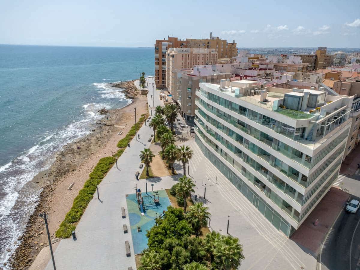 4 Zimmer Apartment zu verkaufen in Torrevieja - 1.265.000 € (Ref: 10048134)
