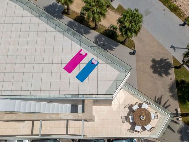 4 Zimmer Apartment zu verkaufen in Torrevieja - 1.265.000 € (Ref: 10048134)