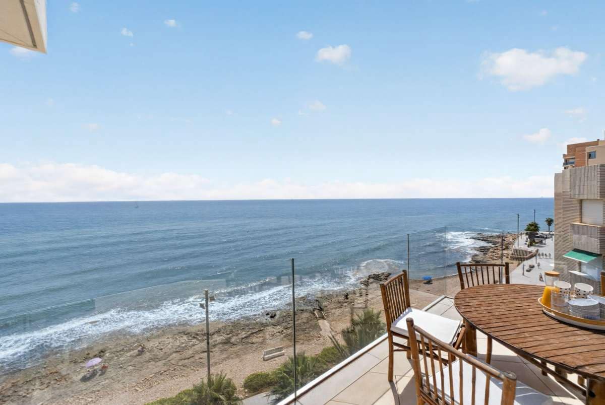 4 Zimmer Apartment zu verkaufen in Torrevieja - 1.265.000 € (Ref: 10048134)