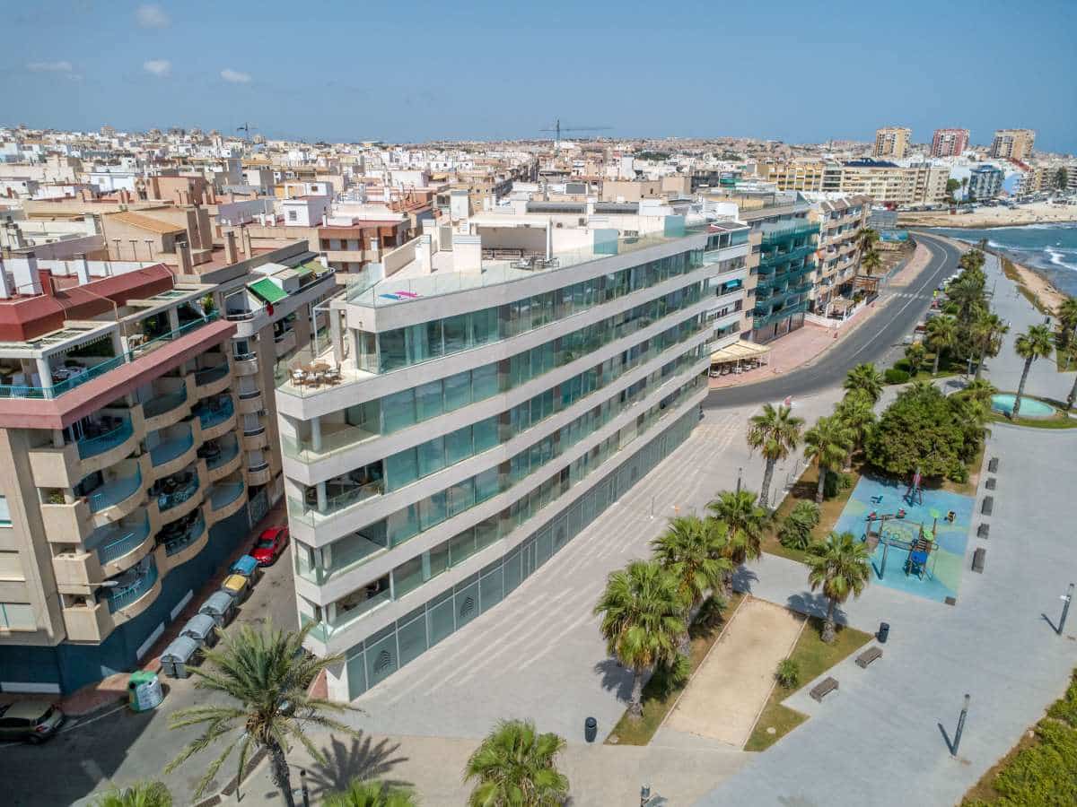 4 Zimmer Apartment zu verkaufen in Torrevieja - 1.265.000 € (Ref: 10048134)