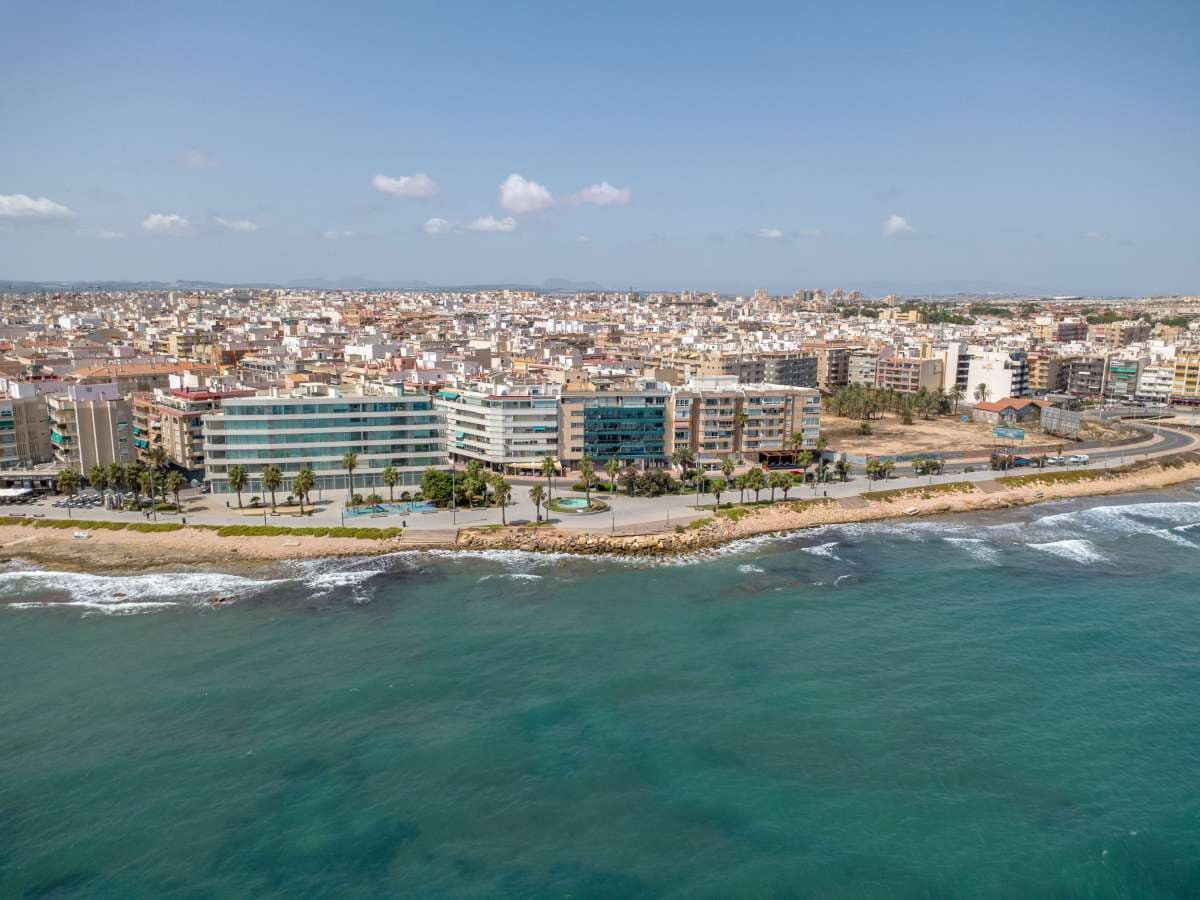 4 Zimmer Apartment zu verkaufen in Torrevieja - 1.265.000 € (Ref: 10048134)