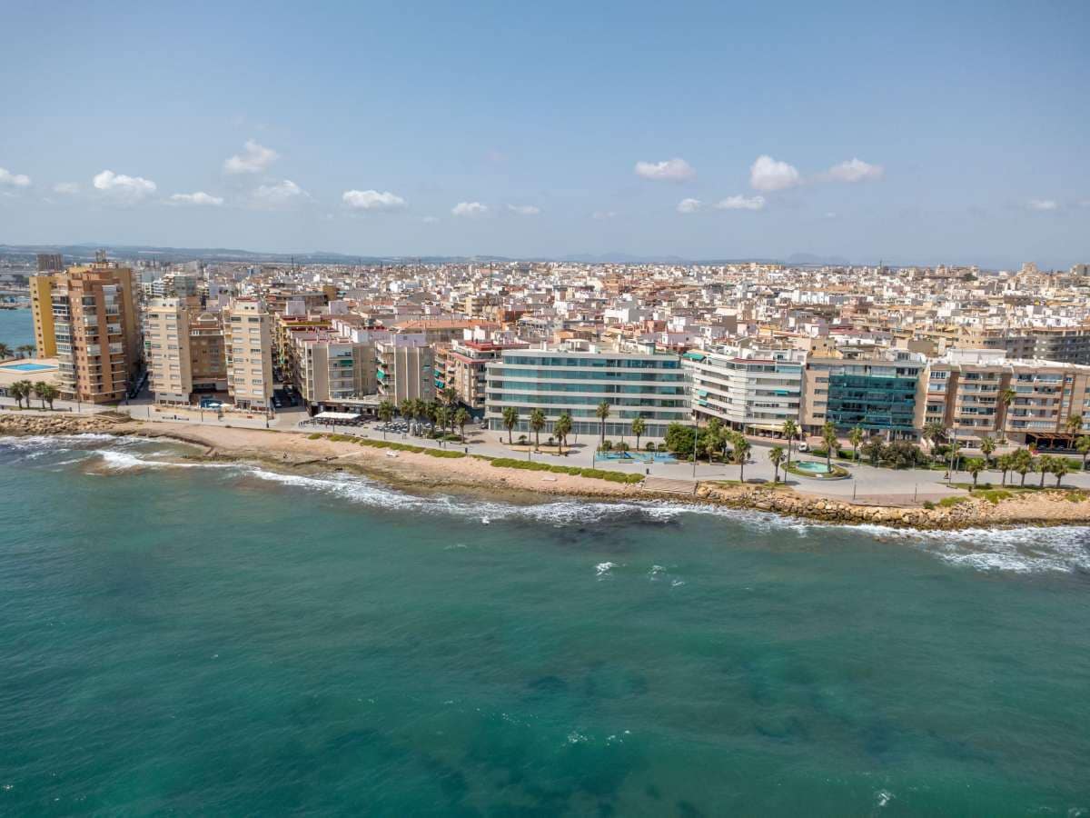 4 Zimmer Apartment zu verkaufen in Torrevieja - 1.265.000 € (Ref: 10048134)