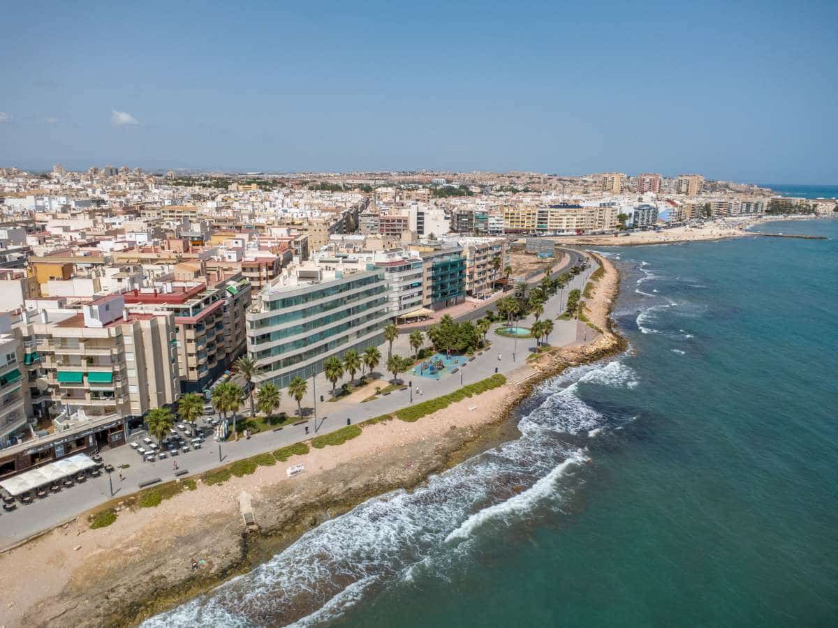 4 Zimmer Apartment zu verkaufen in Torrevieja - 1.265.000 € (Ref: 10048134)