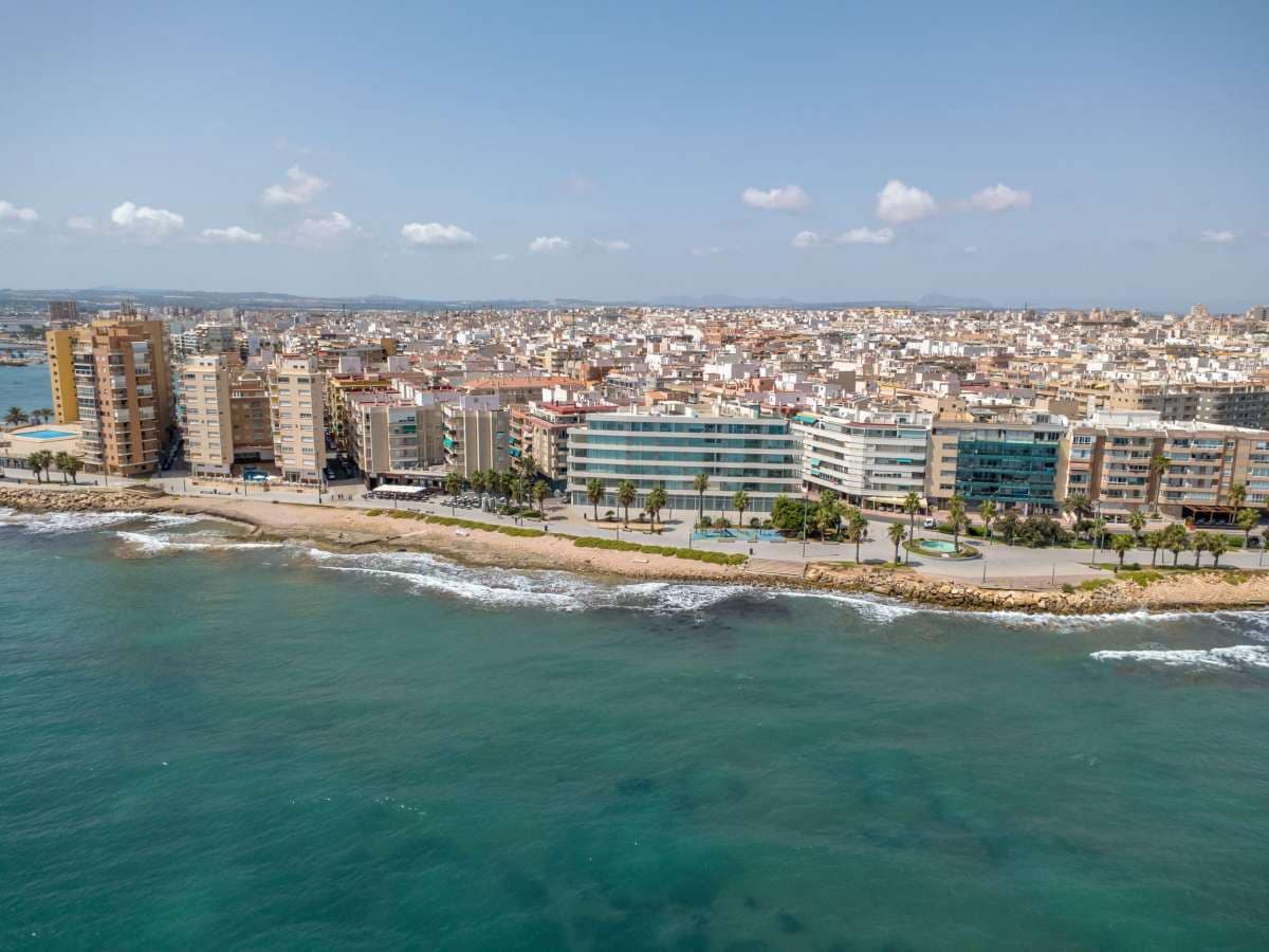 4 Zimmer Apartment zu verkaufen in Torrevieja - 1.265.000 € (Ref: 10048134)