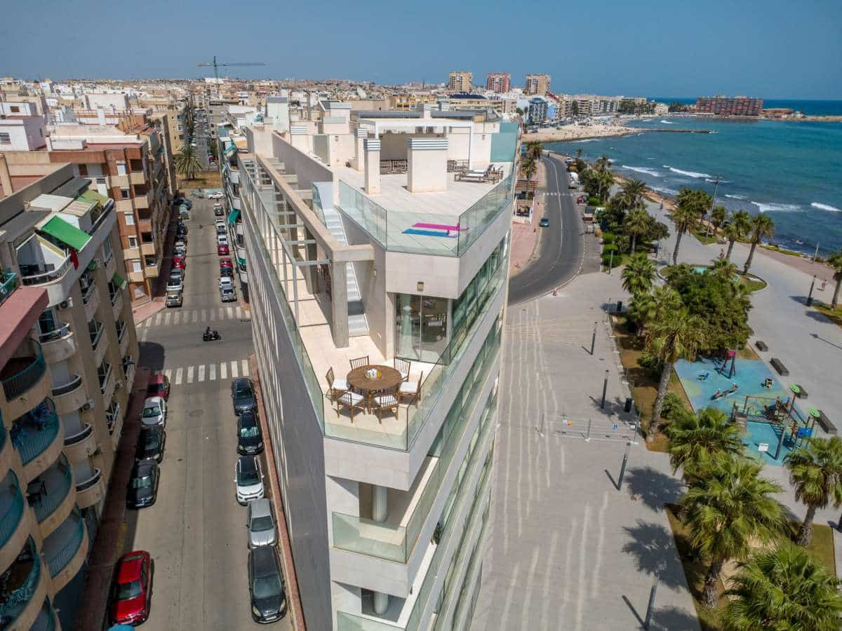 4 Zimmer Apartment zu verkaufen in Torrevieja - 1.265.000 € (Ref: 10048134)