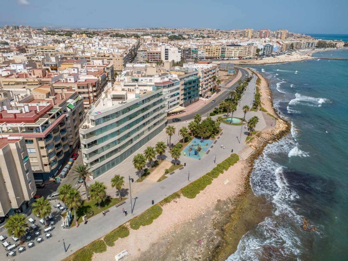 4 Zimmer Apartment zu verkaufen in Torrevieja - 1.265.000 € (Ref: 10048134)