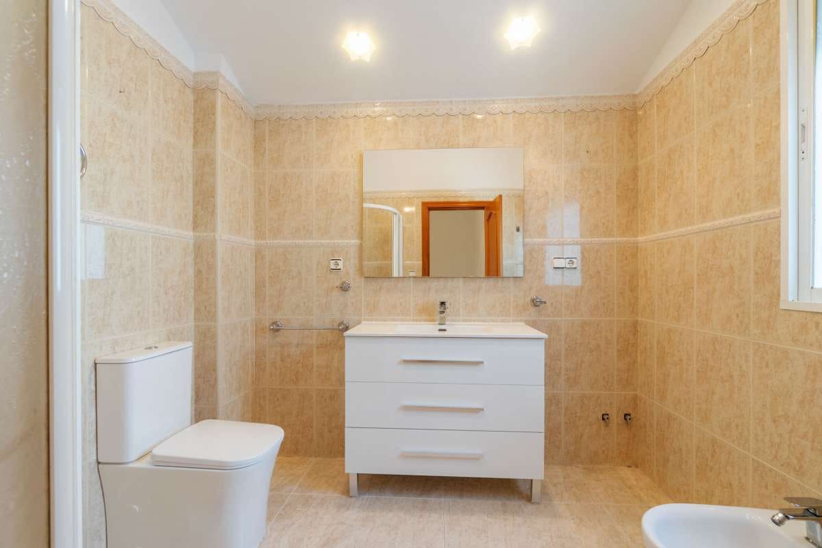 5 bedroom Villa for sale in Orihuela - € 370,000 (Ref: 8446588)