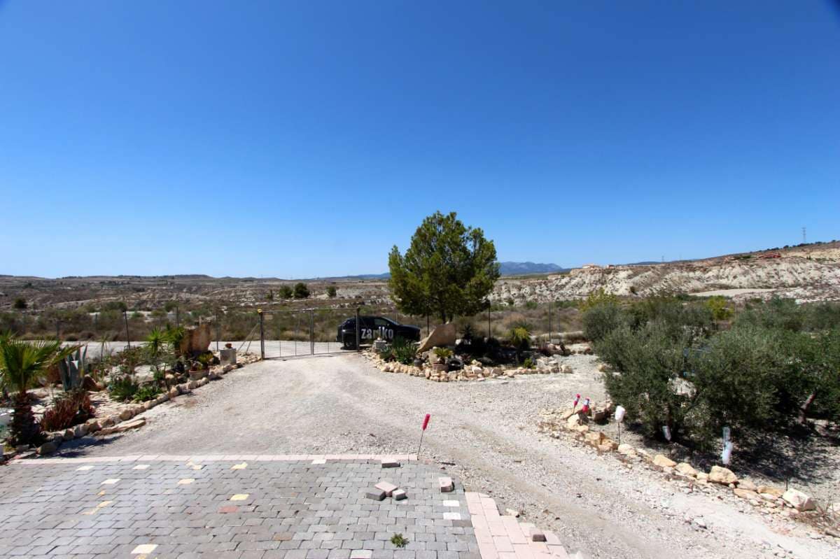 6 slaapkamer Villa te koop in Albudeite - € 320.000 (Ref: 8481251)