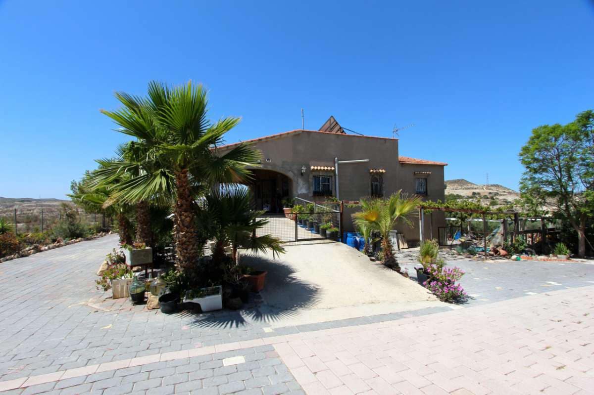 6 slaapkamer Villa te koop in Albudeite - € 320.000 (Ref: 8481251)