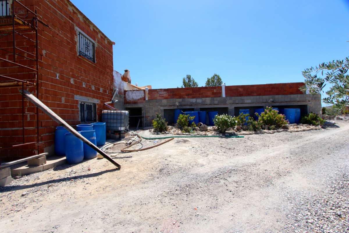 6 slaapkamer Villa te koop in Albudeite - € 320.000 (Ref: 8481251)