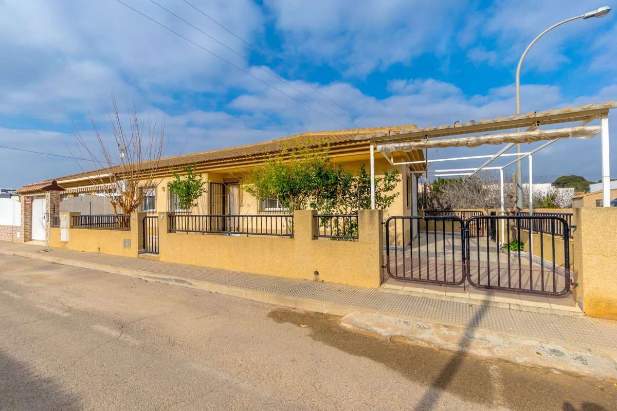 3 slaapkamer Halfvrijstaande villa te koop in Lo Pagan - € 228.990 (Ref: 8837472)