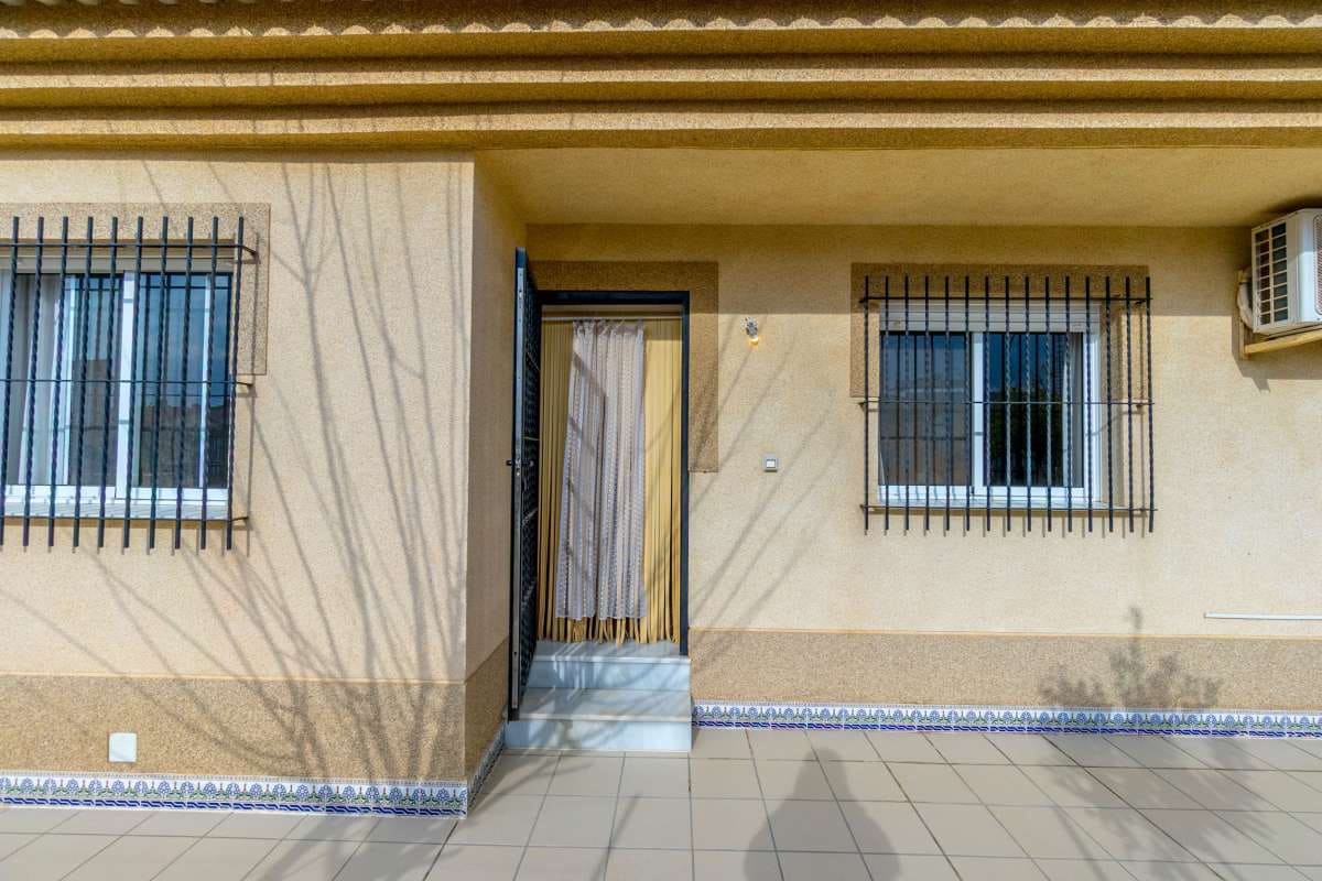 3 slaapkamer Halfvrijstaande villa te koop in Lo Pagan - € 228.990 (Ref: 8837472)