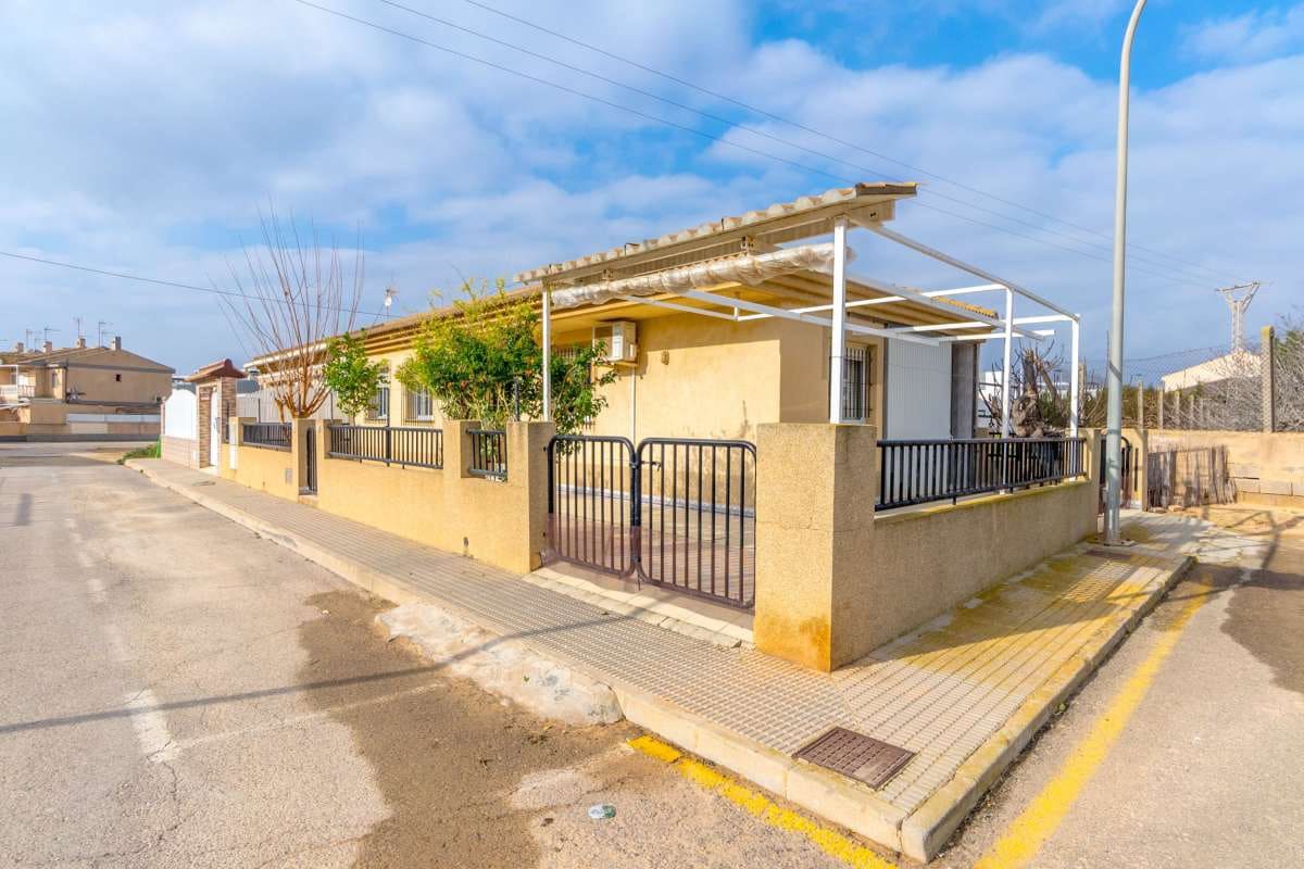 3 slaapkamer Halfvrijstaande villa te koop in Lo Pagan - € 228.990 (Ref: 8837472)