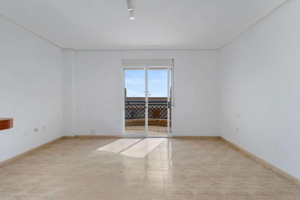 Apartament na sprzedaż w Arenales del Sol - 133 500 € (Ref: 8929356)