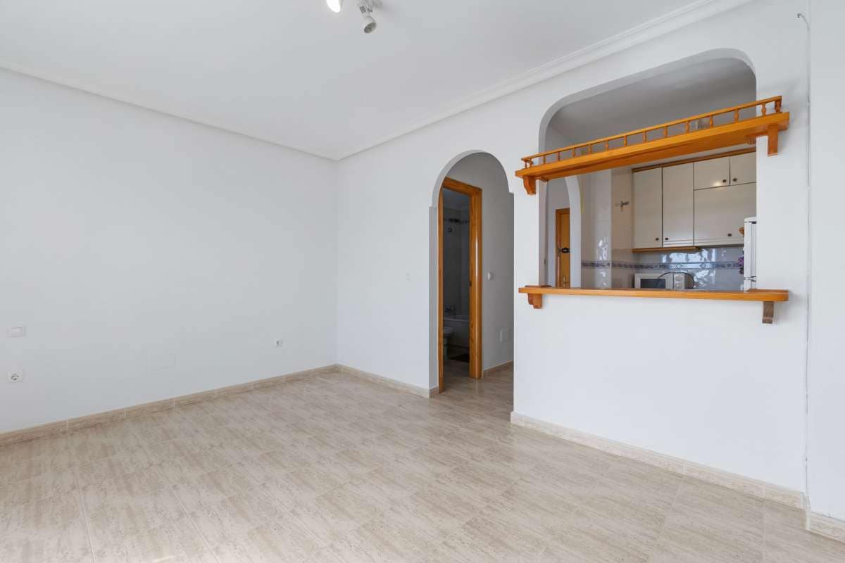 Apartament na sprzedaż w Arenales del Sol - 133 500 € (Ref: 8929356)
