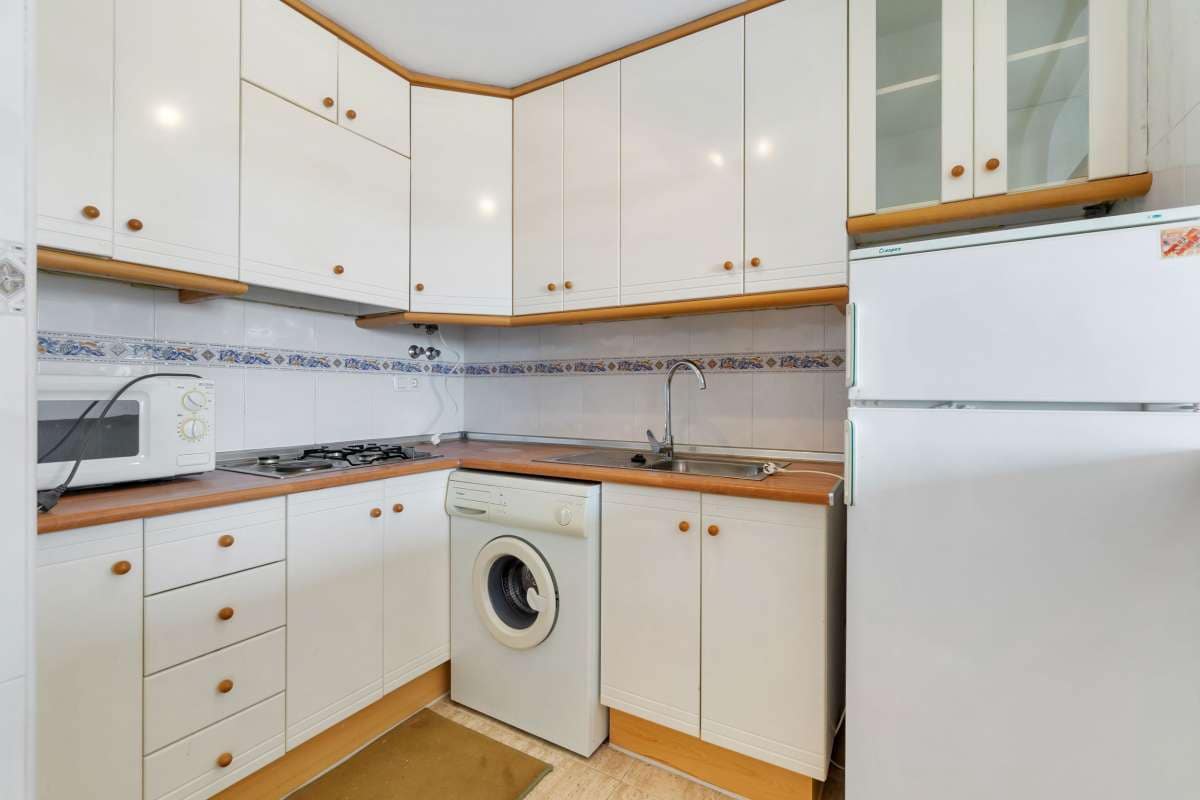 Apartament na sprzedaż w Arenales del Sol - 133 500 € (Ref: 8929356)