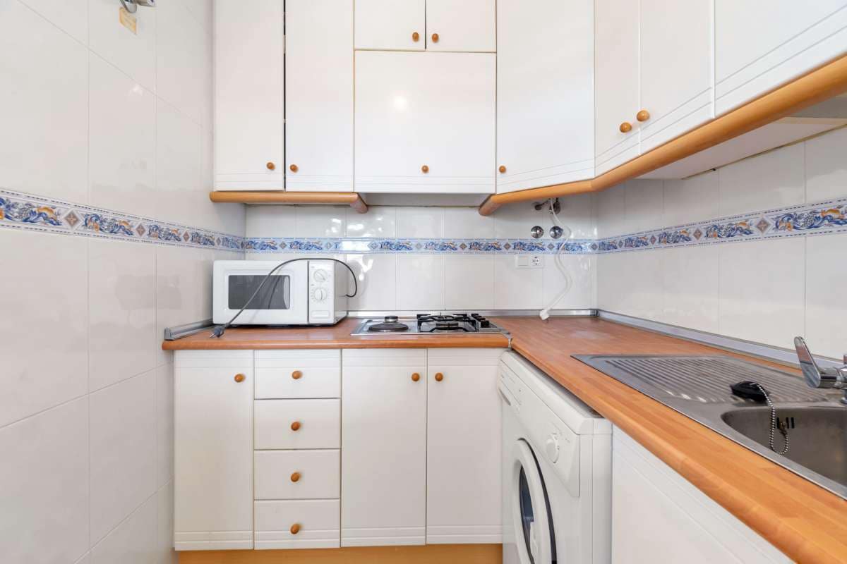 Apartament na sprzedaż w Arenales del Sol - 133 500 € (Ref: 8929356)