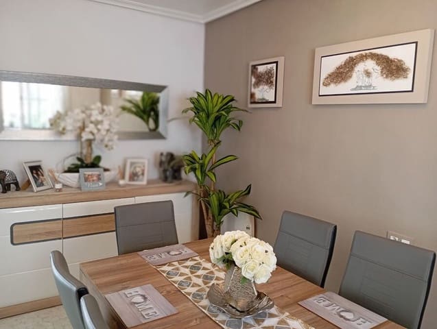 3 makuuhuone Huvila myytävänä paikassa Villamartin, Orihuela - 269 995 € (Ref: 9137690)