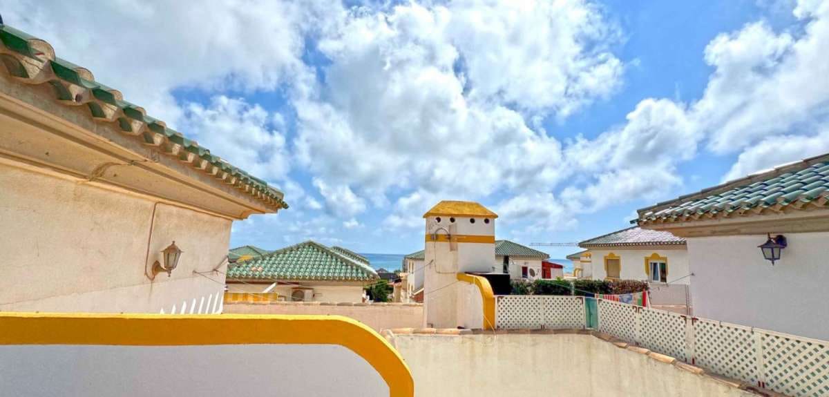 3 bedroom Apartment for sale in Torrevieja - € 269,000 (Ref: 9137695)