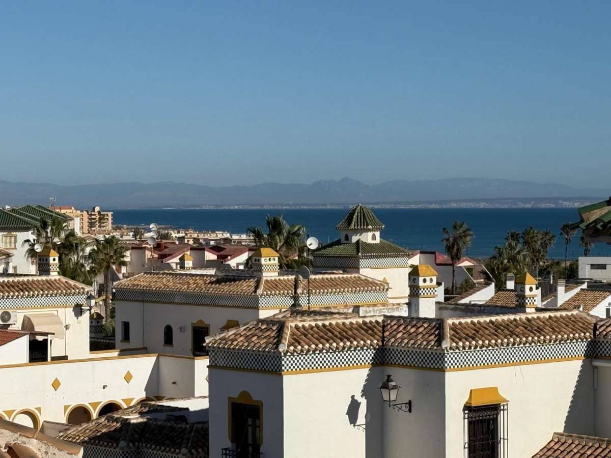 3 quarto Bungalow para venda em Torrevieja - 273 000 € (Ref: 9137714)