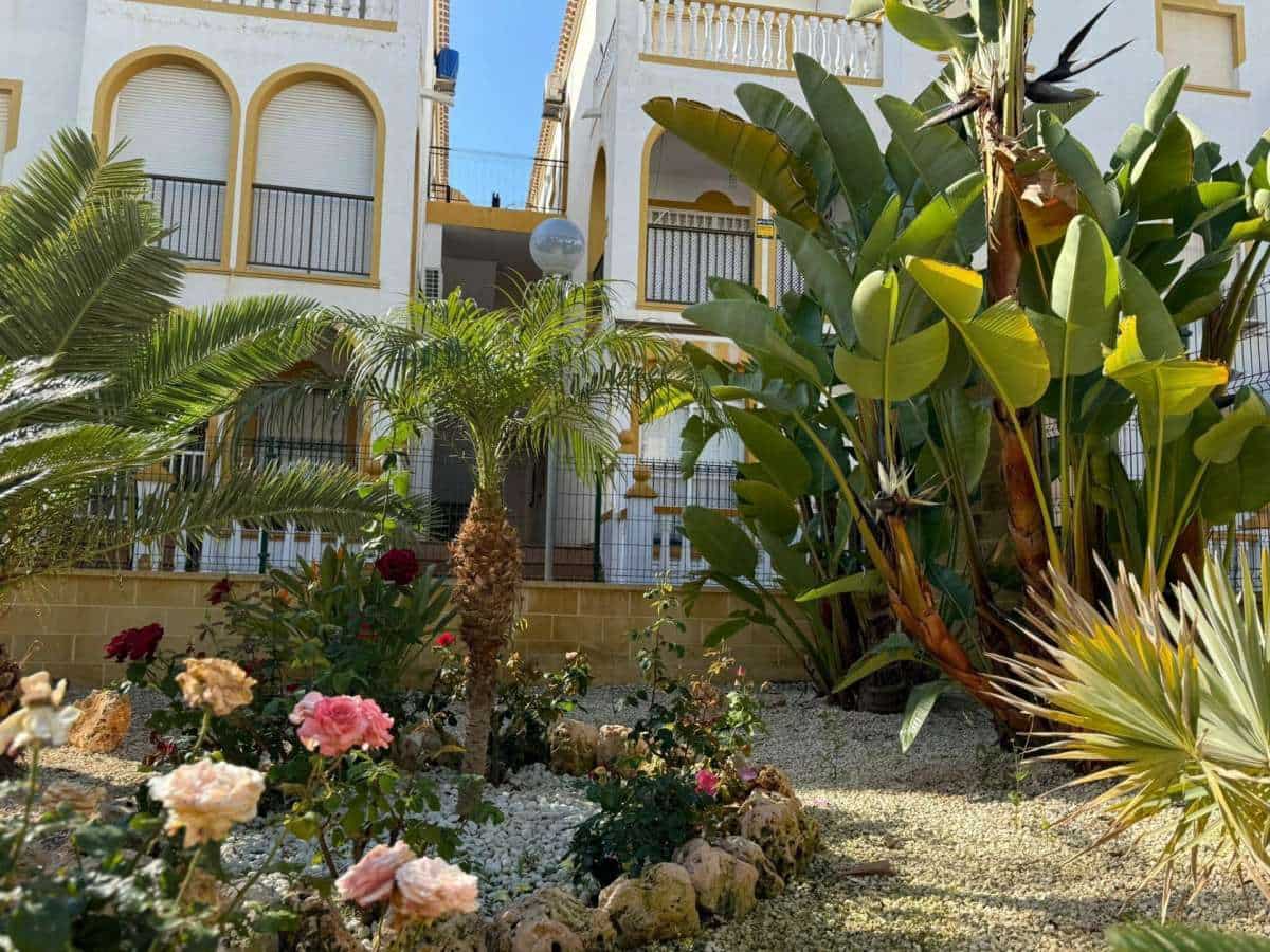 3 quarto Bungalow para venda em Torrevieja - 273 000 € (Ref: 9137714)