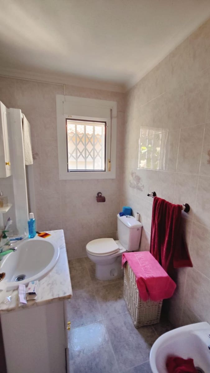 3 bedroom Villa for sale in Torrevieja - € 450,000 (Ref: 9137730)