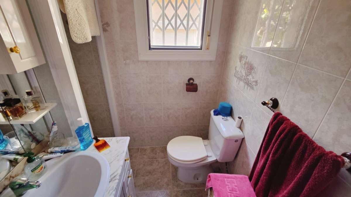 3 bedroom Villa for sale in Torrevieja - € 450,000 (Ref: 9137730)