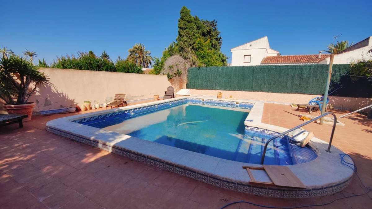 3 bedroom Villa for sale in Torrevieja - € 450,000 (Ref: 9137730)
