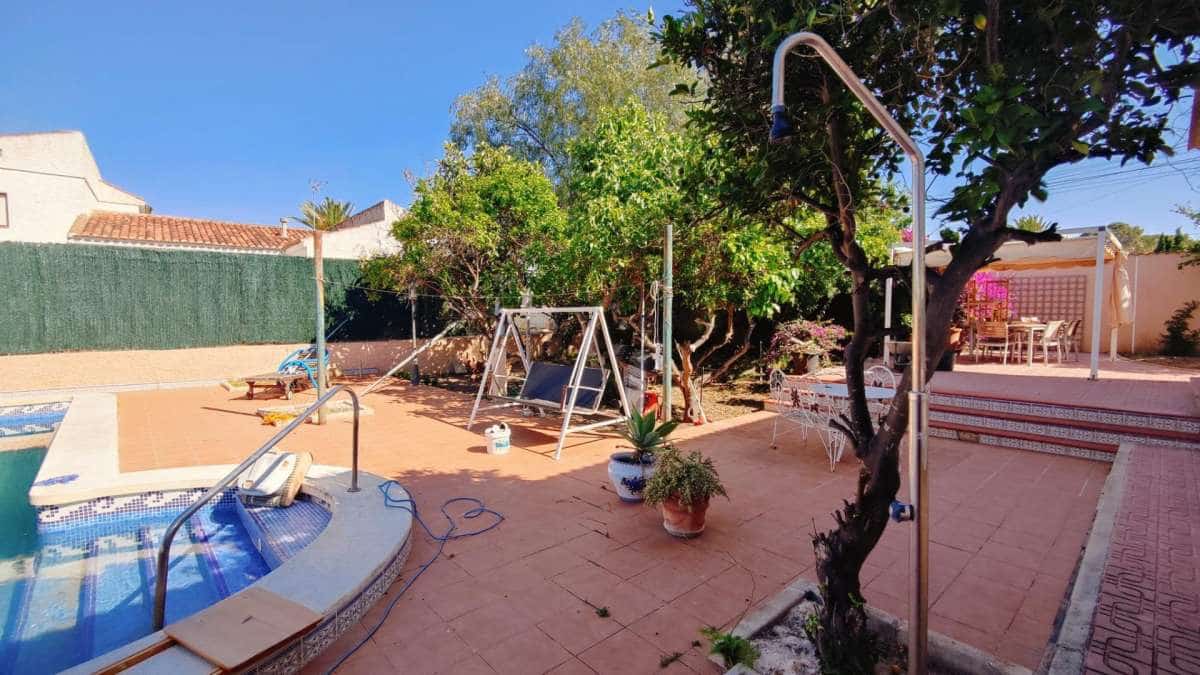 3 bedroom Villa for sale in Torrevieja - € 450,000 (Ref: 9137730)