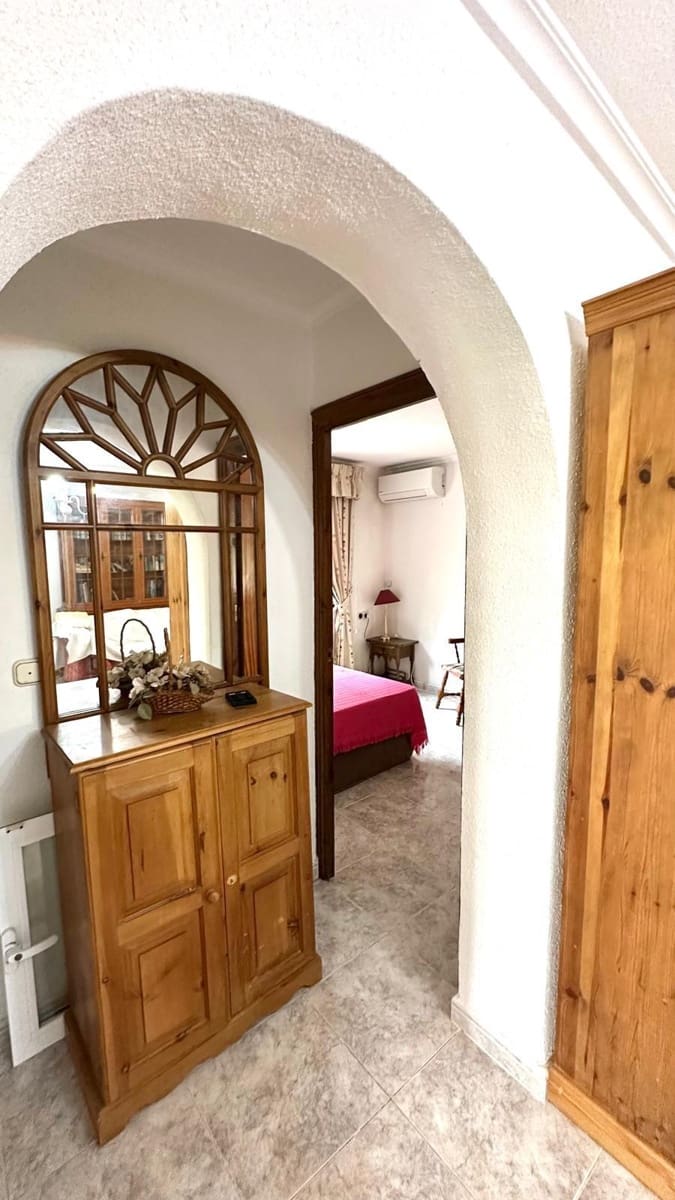 3 bedroom Villa for sale in Torrevieja - € 450,000 (Ref: 9137730)