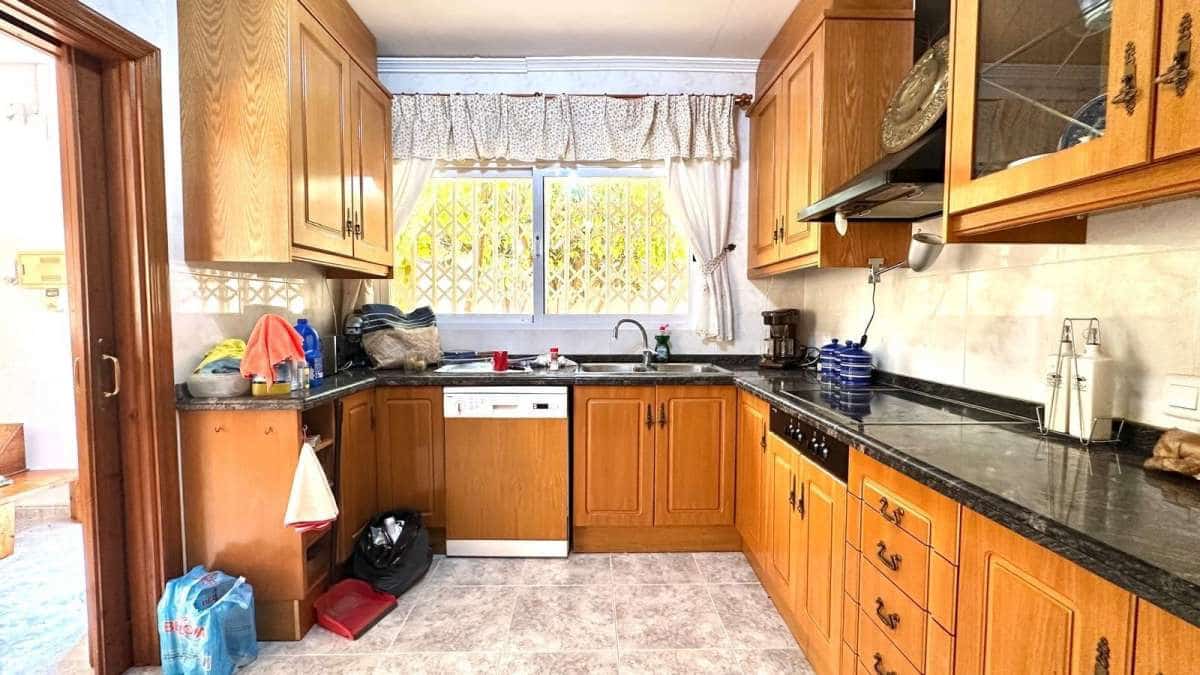 3 bedroom Villa for sale in Torrevieja - € 450,000 (Ref: 9137730)