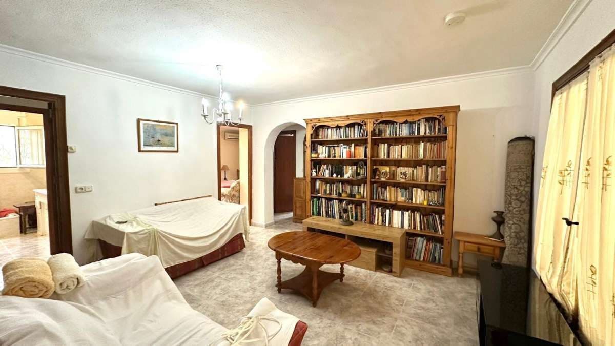 3 bedroom Villa for sale in Torrevieja - € 450,000 (Ref: 9137730)