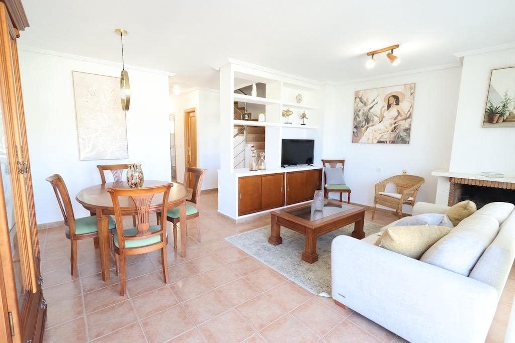 3 soverom Hus til salgs i Orihuela Costa med svømmebasseng garasje - € 390 000 (Ref: 9137732)