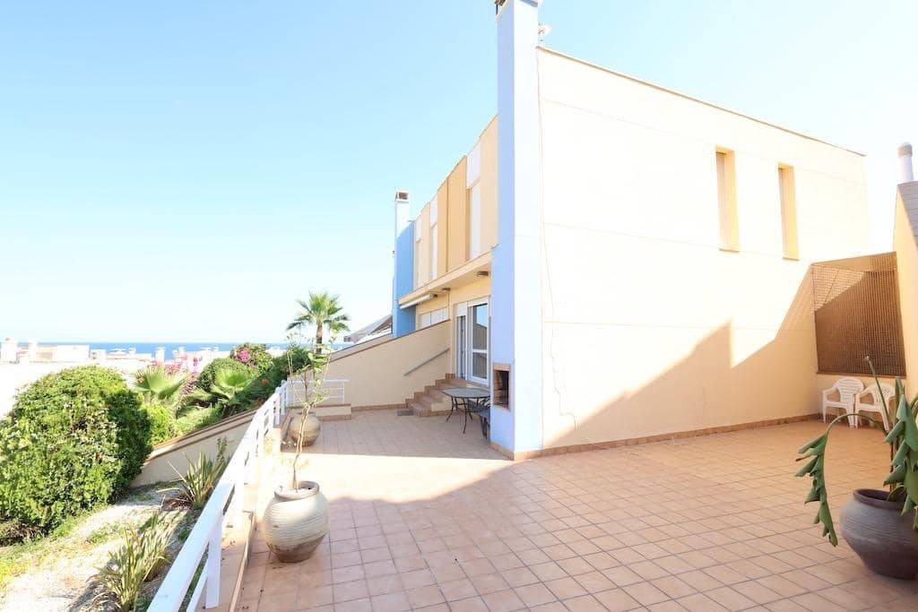 3 soverom Hus til salgs i Orihuela Costa med svømmebasseng garasje - € 390 000 (Ref: 9137732)