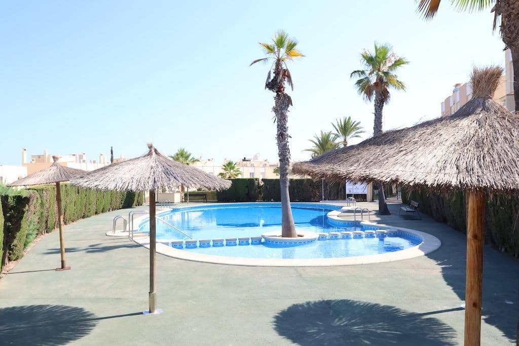3 soverom Hus til salgs i Orihuela Costa med svømmebasseng garasje - € 390 000 (Ref: 9137732)