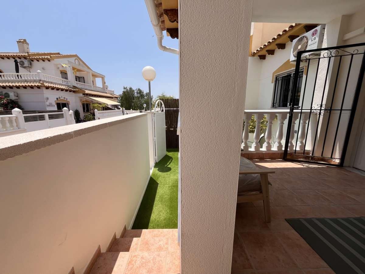 3 soveværelse Byhus til salg i Playa Flamenca - € 288.000 (Ref: 9137752)