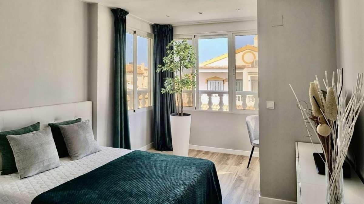 3 slaapkamer Huis te koop in Los Altos met zwembad - € 277.900 (Ref: 9137752)