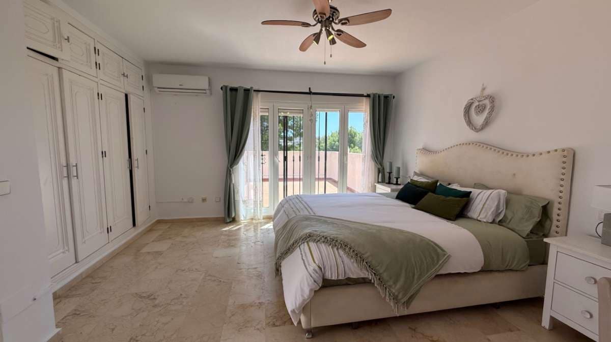 4 bedroom Villa for sale in Orihuela - € 675,000 (Ref: 9137761)