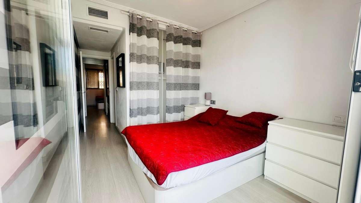 2 chambre Appartement à vendre à Torrevieja - 241 000 € (Ref: 9137799)