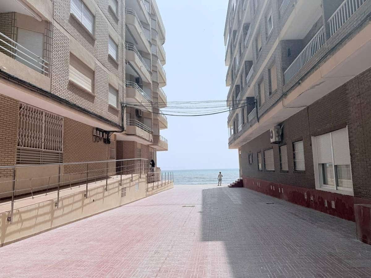 Apartamento de 3 habitaciones en Torrevieja en venta - 285.000 € (Ref: 9138529)