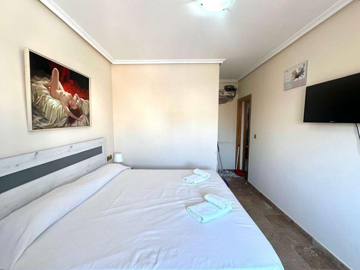 Apartamento de 4 habitaciones en Torrevieja en venta - 275.000 € (Ref: 9138532)