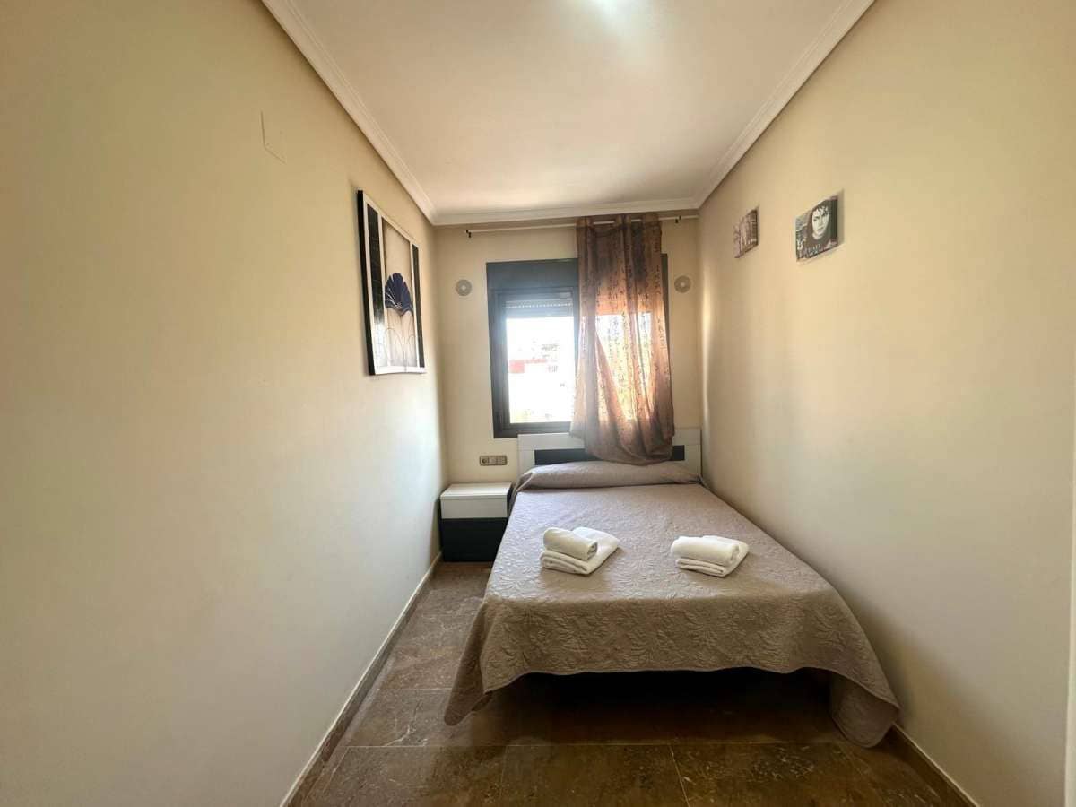 Apartamento de 4 habitaciones en Torrevieja en venta - 275.000 € (Ref: 9138532)